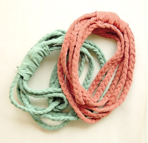 Mat collars made from t-shirts
