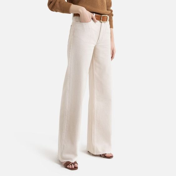 High-waisted wide-leg jeans