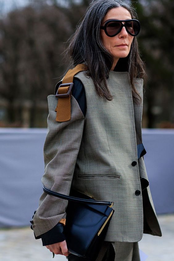Women's suit with original sleeves