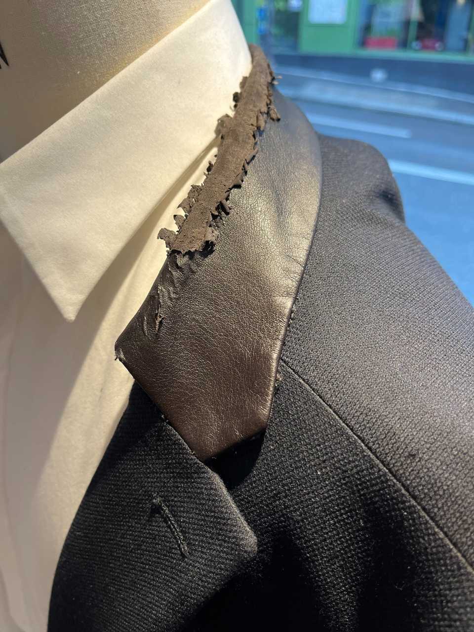 TILLI seamstresses repair and replace your damaged jacket collar.