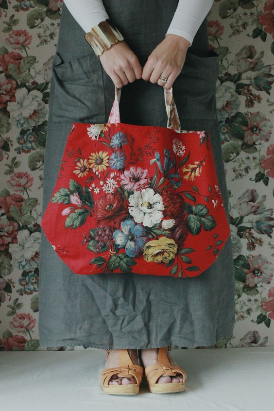 Floral jacquard bag