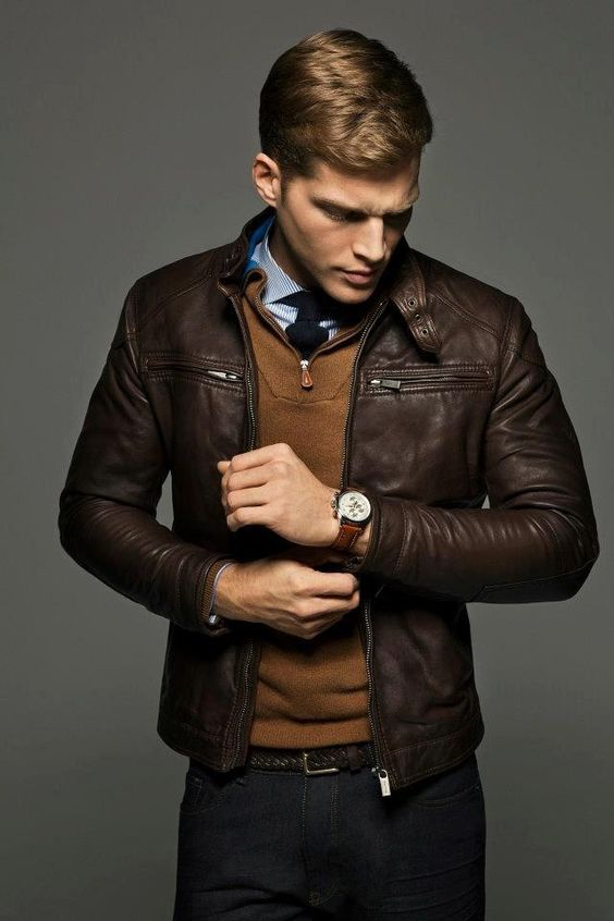 Leather jacket with zipped pockets