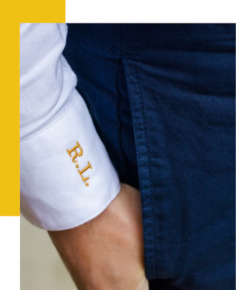 Broderie des initiales sur la manche