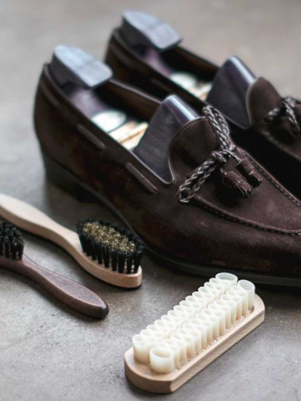 cleaning suede shoes