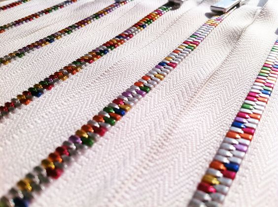Multicoloured zips