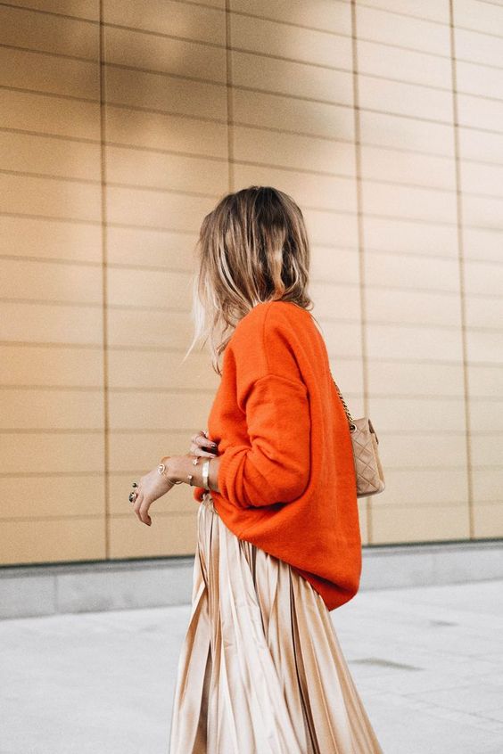 Oversized orange cashmere jumper