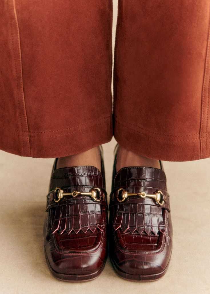 Our shoemaker makers repair your city shoes.